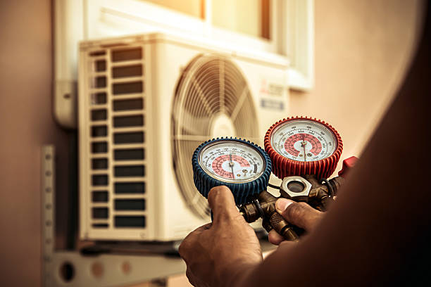 Professional Hvac technician working in Kennard, IN